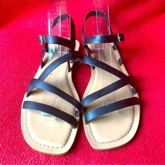 LUCKY BRAND Sz 9 Strappy Leather Buckle Closure Made in  Brazil Sandals - Picture 2 of 11